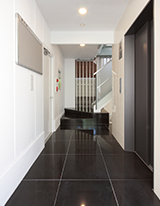 ソレイユ御影　エントランスホール